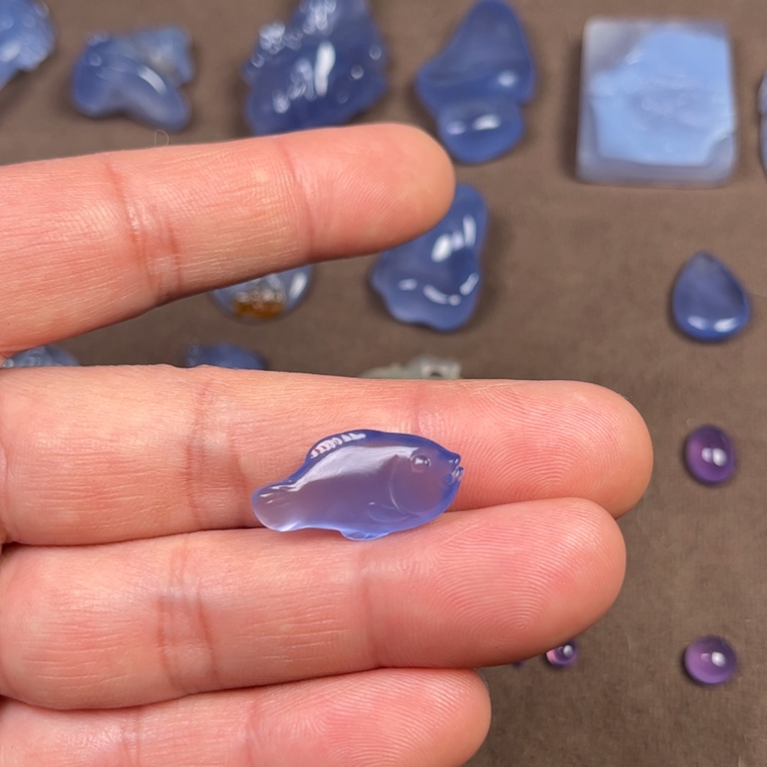 玛瑙/玉髓未镶嵌颈饰立体鱼