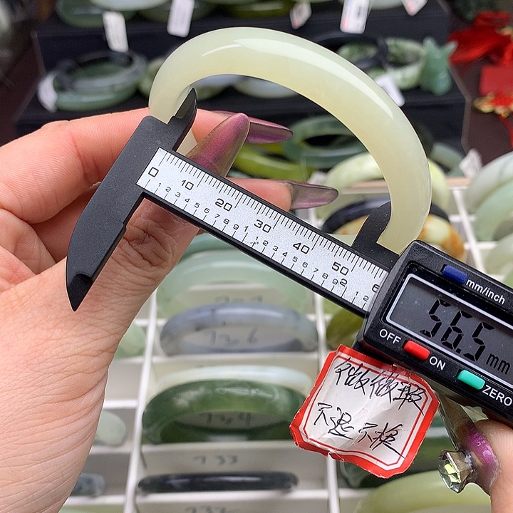 蛇纹石玉手镯未镶嵌725