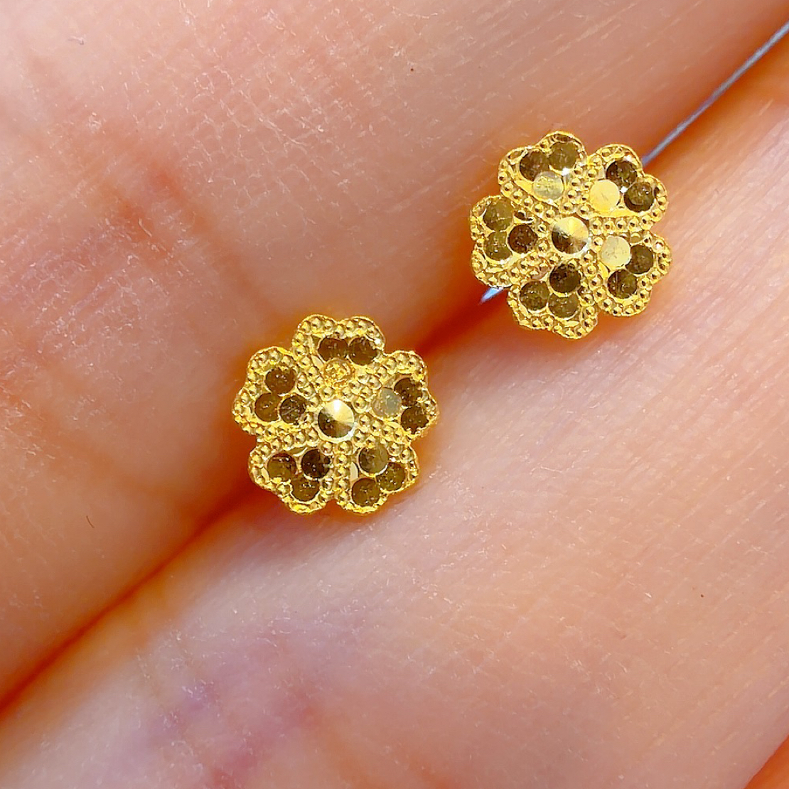 足金5G小花花新款直针0.82克