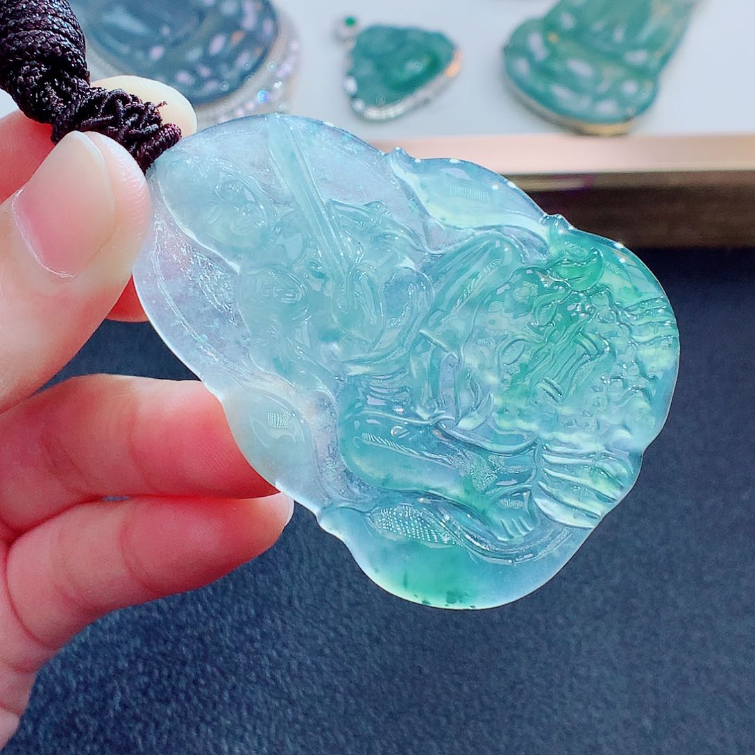 翡翠颈饰未镶嵌翡翠