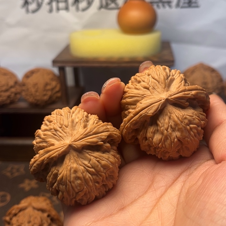 桃核吊坠白狮子45