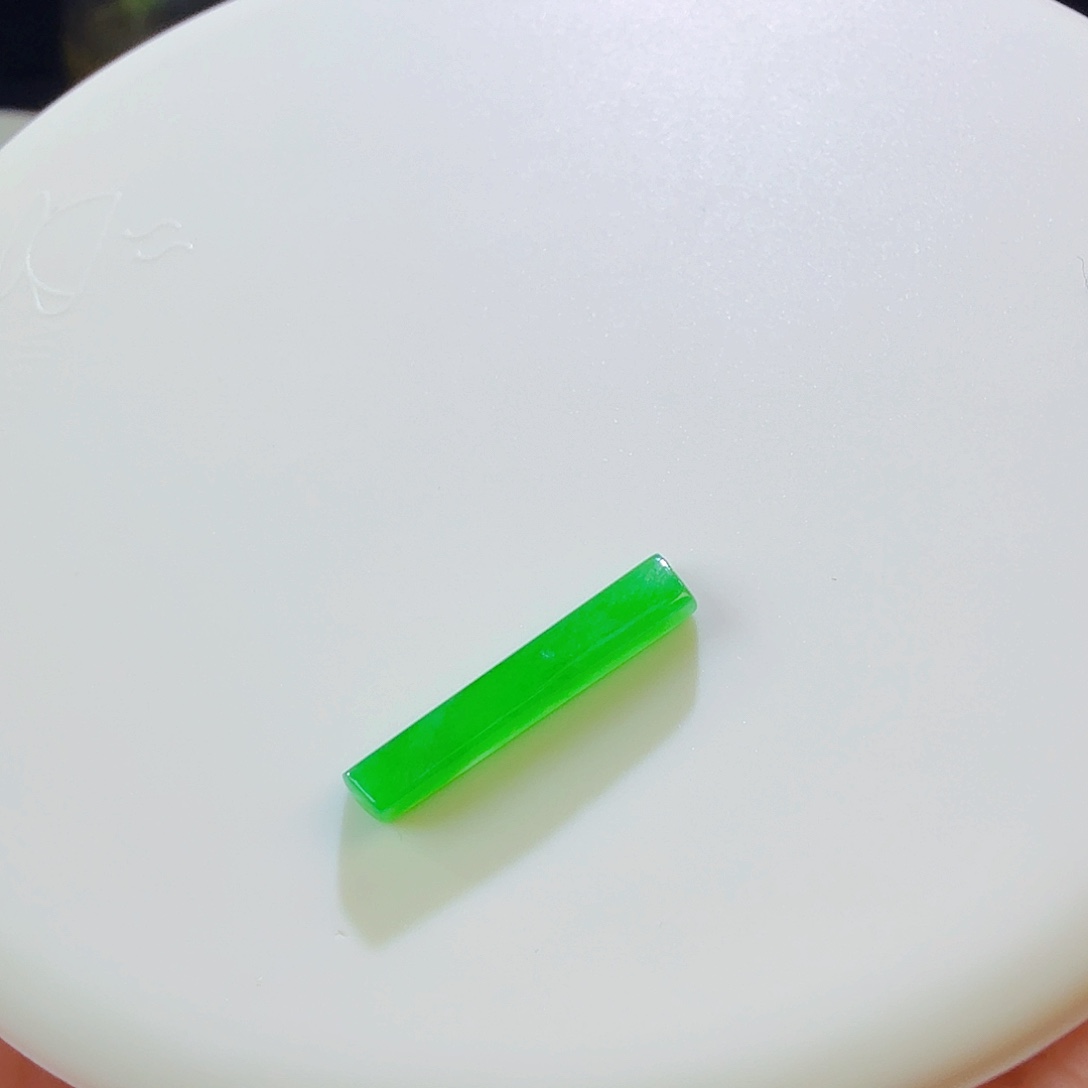 翡翠裸石冰阳绿随行