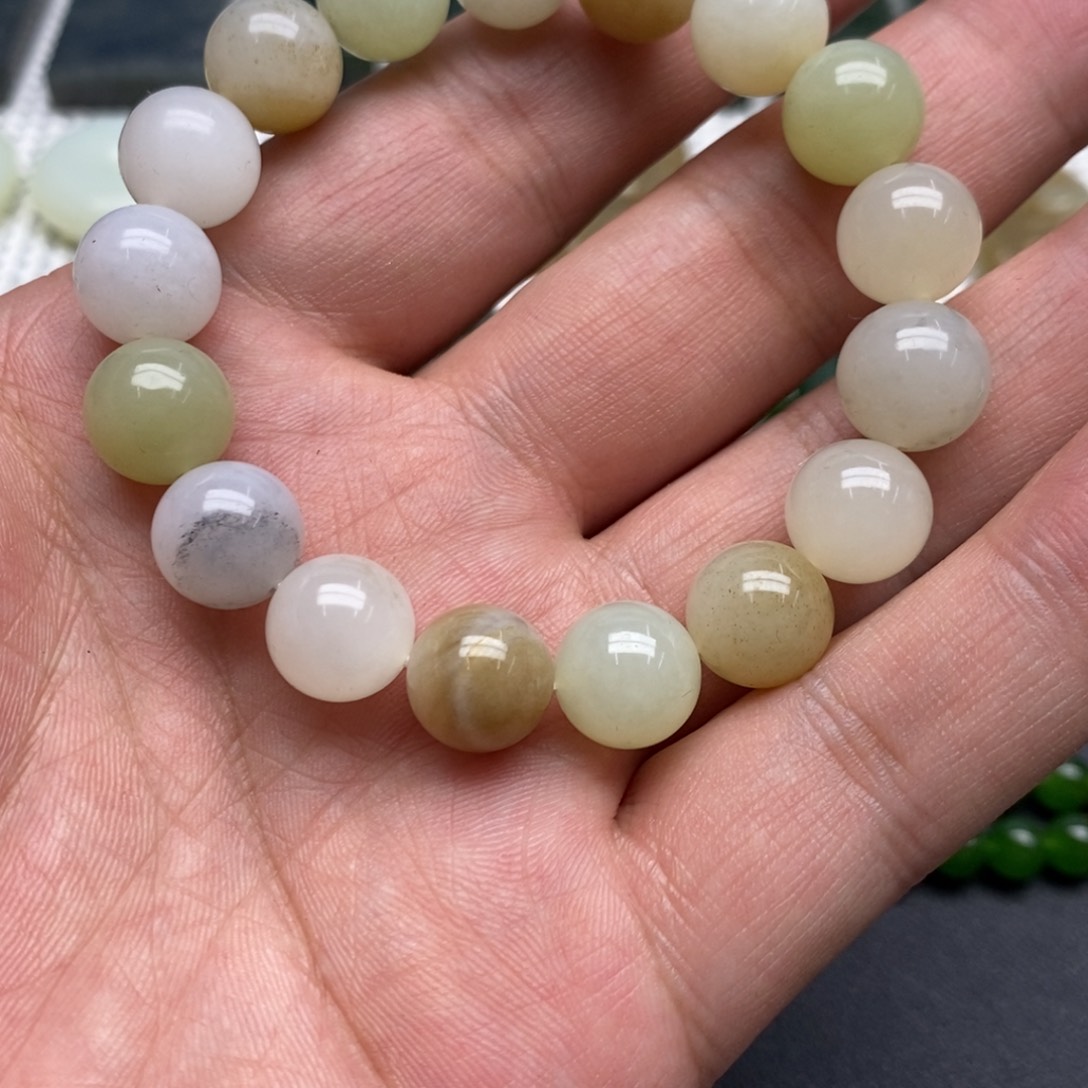 未镶嵌和田玉手链