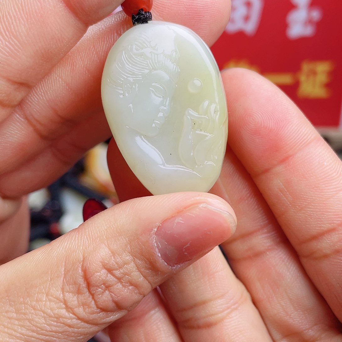 和田玉颈饰未镶嵌