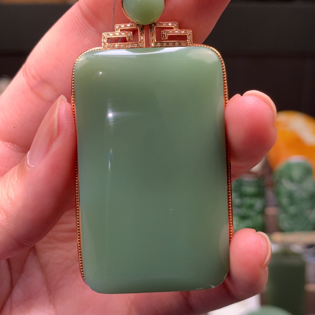 和田玉吊坠未镶嵌