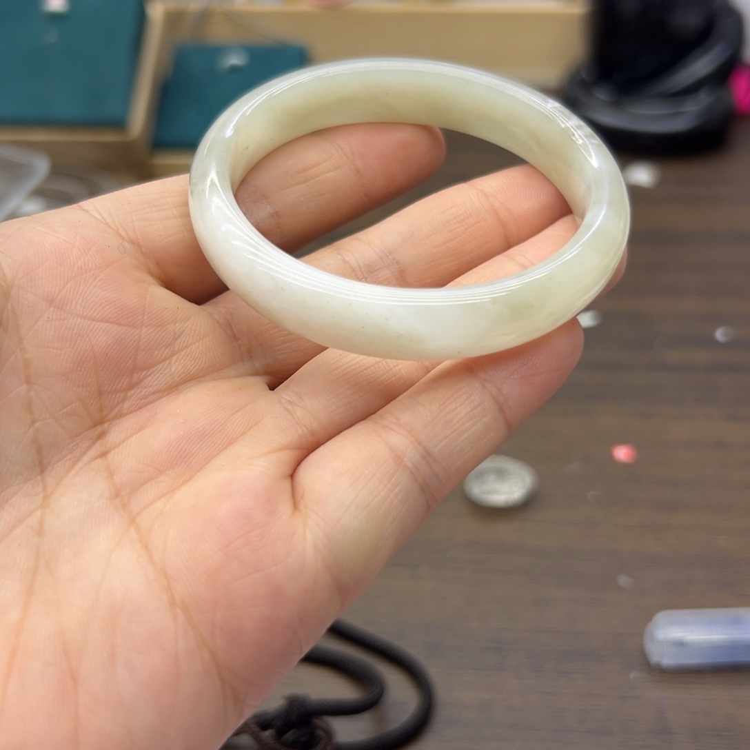 和田玉未镶嵌手镯54.6圈围948