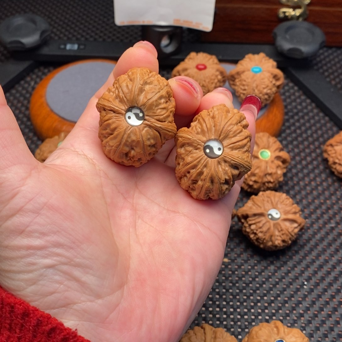 文玩核桃把件元宝43尺镶嵌款