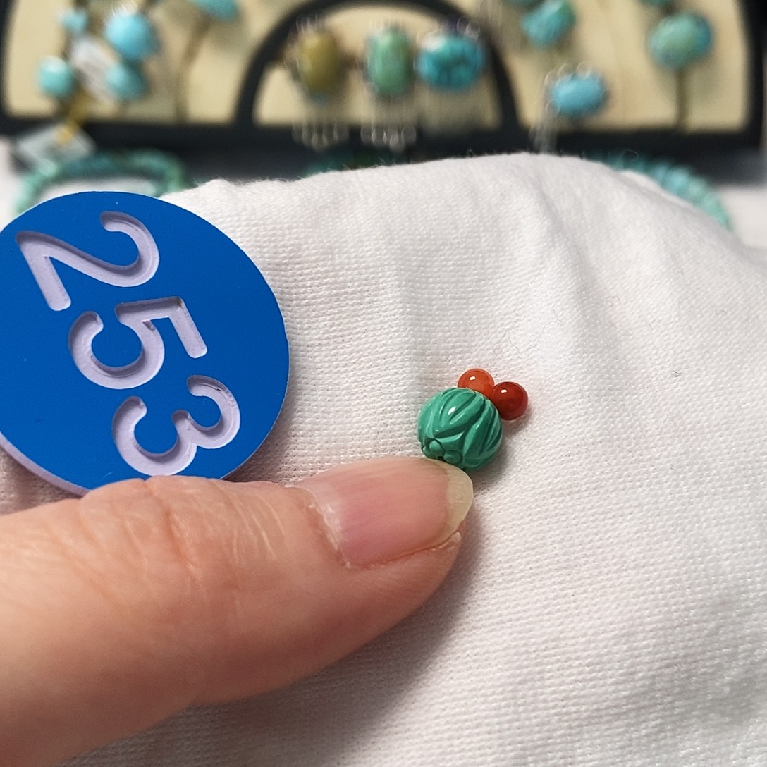 南红玛瑙未镶嵌珠宝奇石