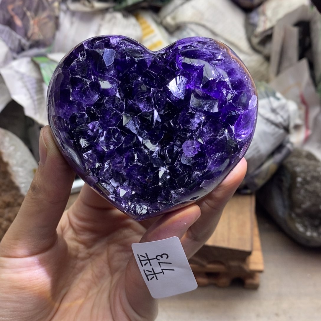 紫晶未镶嵌大型摆件（非配饰）