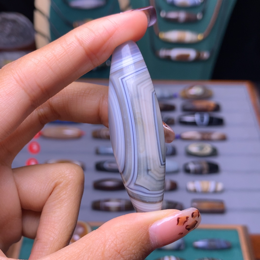 未镶嵌颈饰玛瑙/玉髓昂*