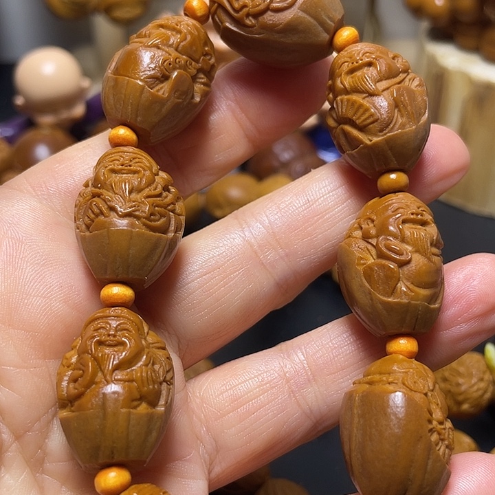 手串橄榄核wertyy