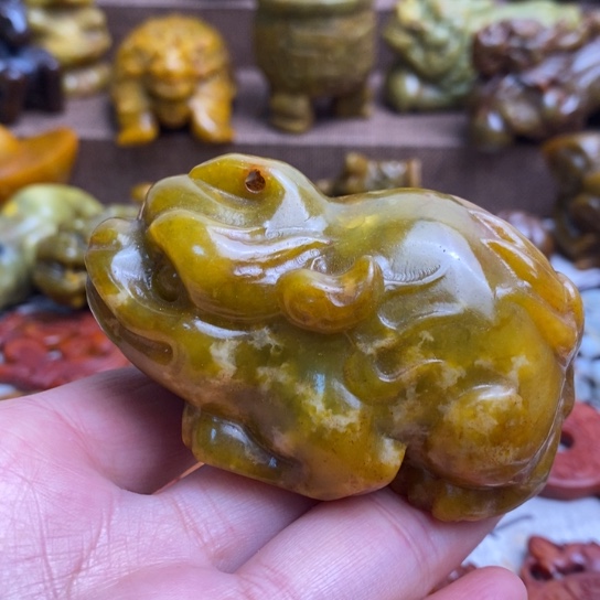 蛇纹石玉未镶嵌颈饰90