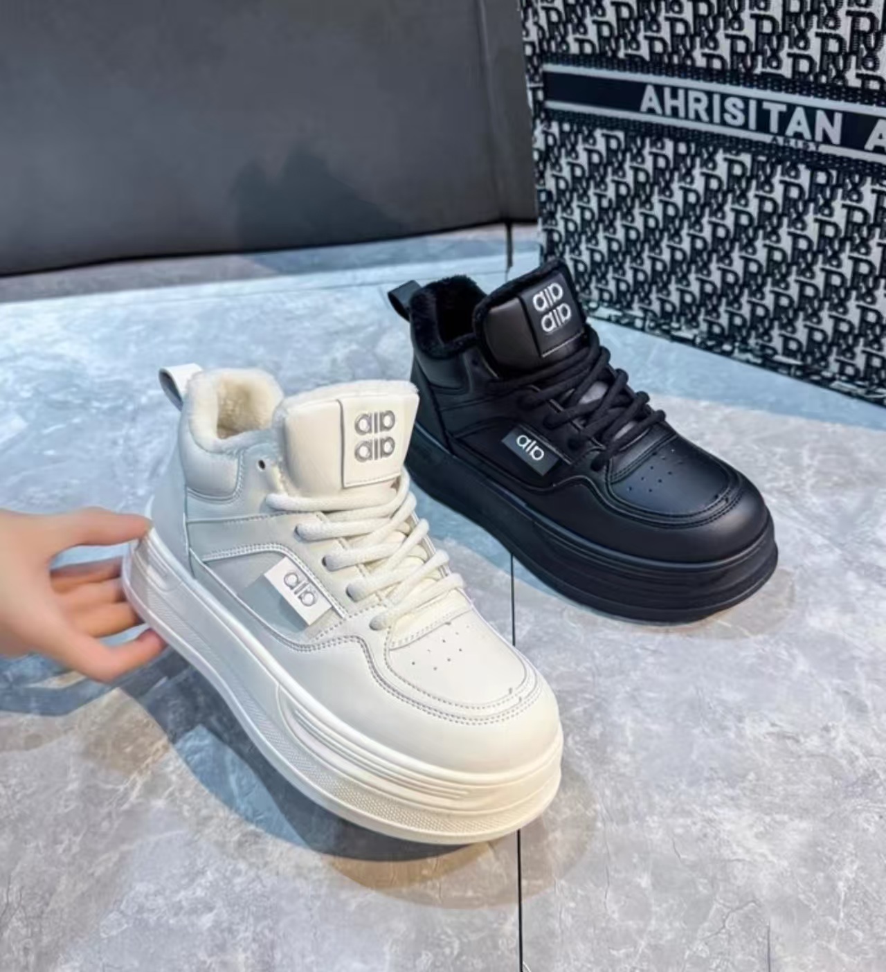 【断码清仓】【运费险】2025冬季加绒厚底增高板鞋休闲鞋808