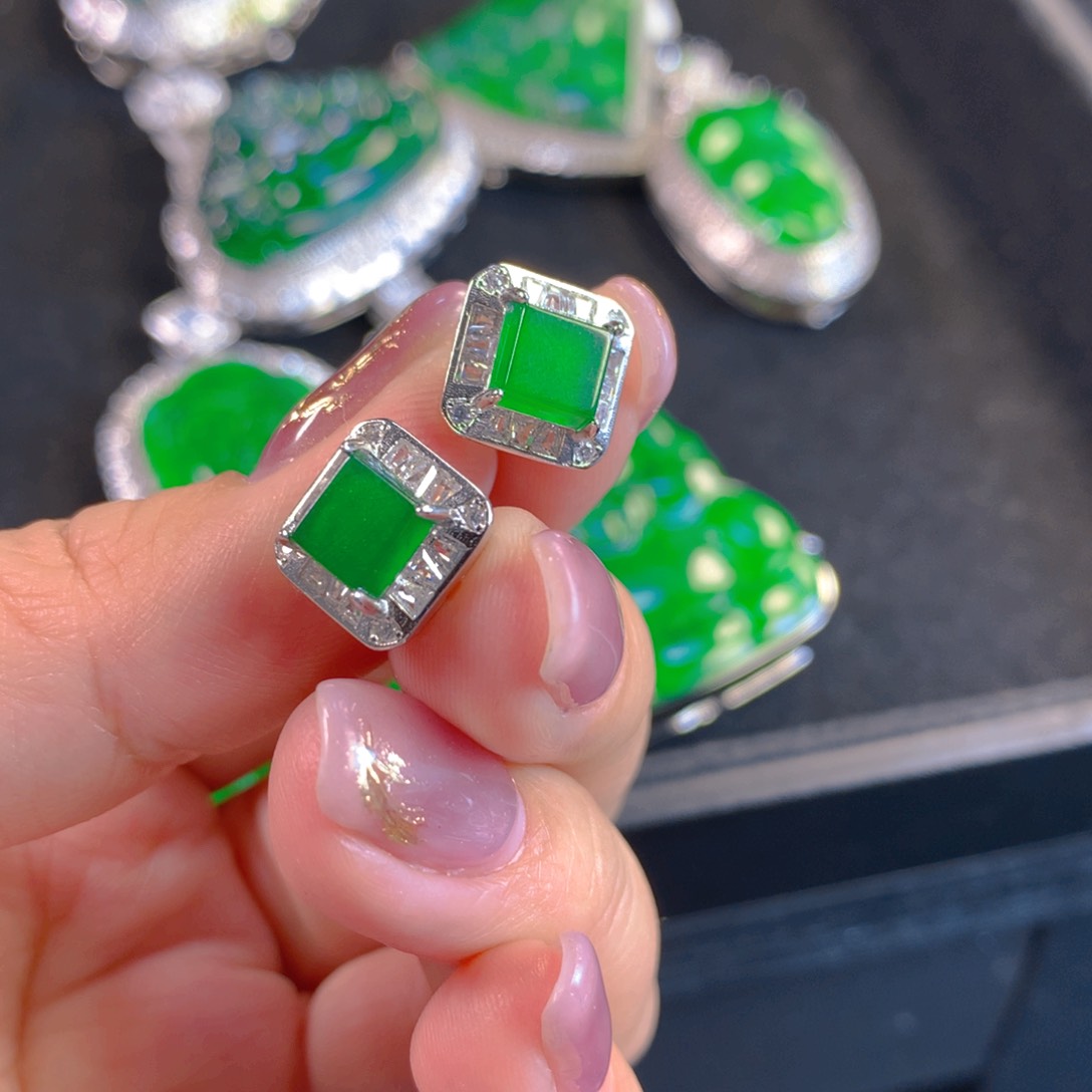 翡翠颈饰银S925镶嵌翡翠