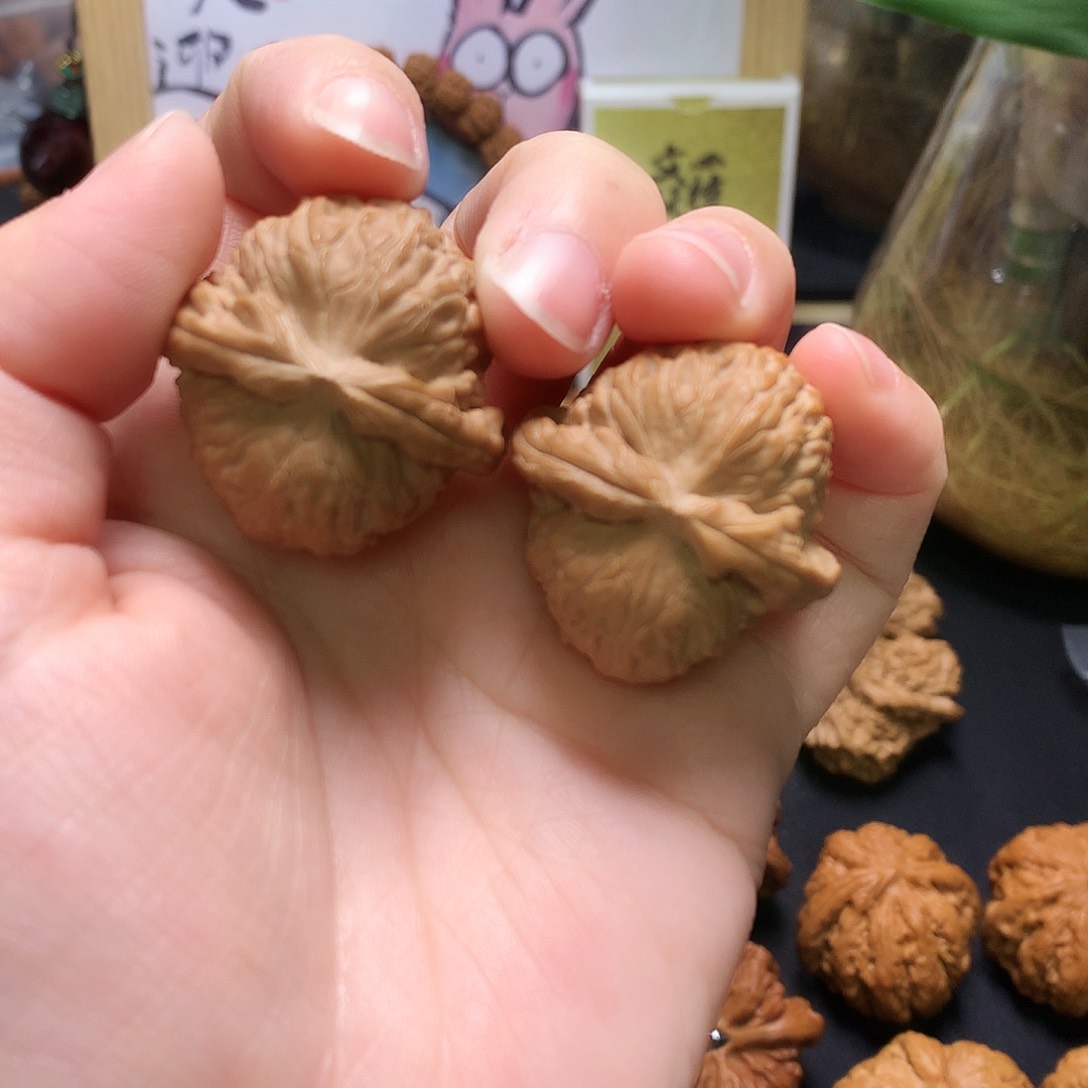 文玩核桃吊坠小闷白33