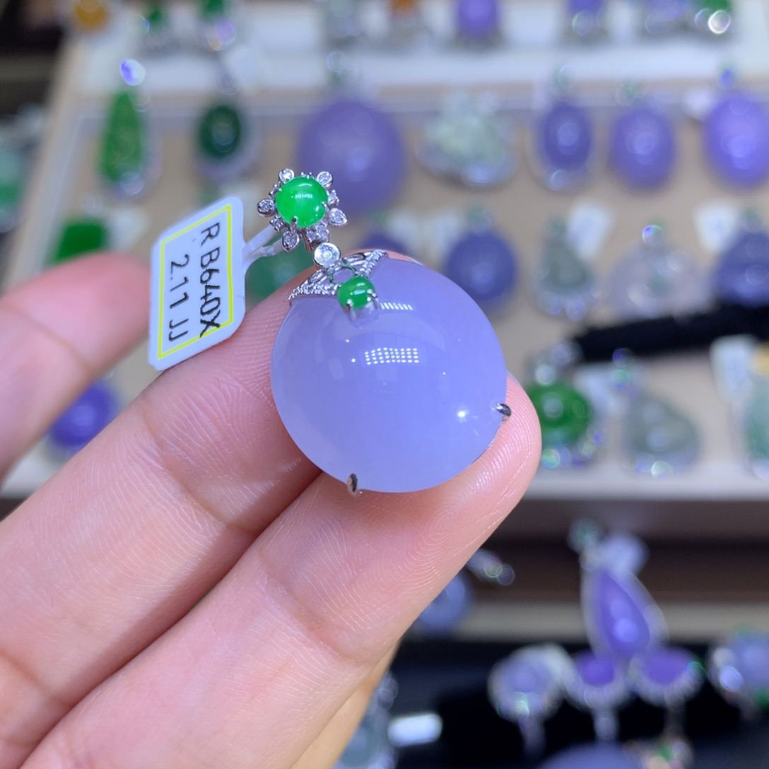 翡翠颈饰18K金镶嵌翡翠