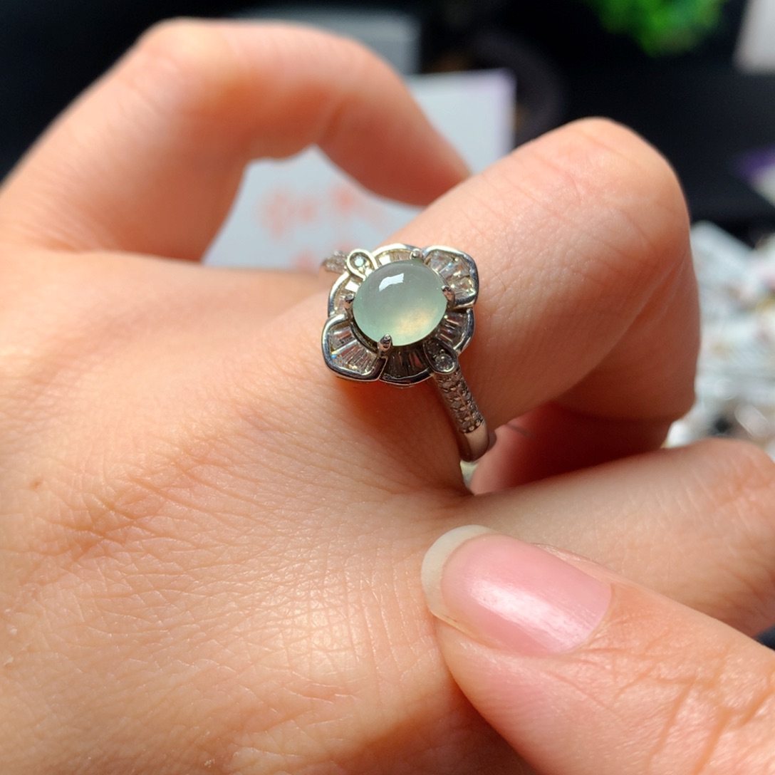 翡翠戒指银S925镶嵌天然翡翠戒指