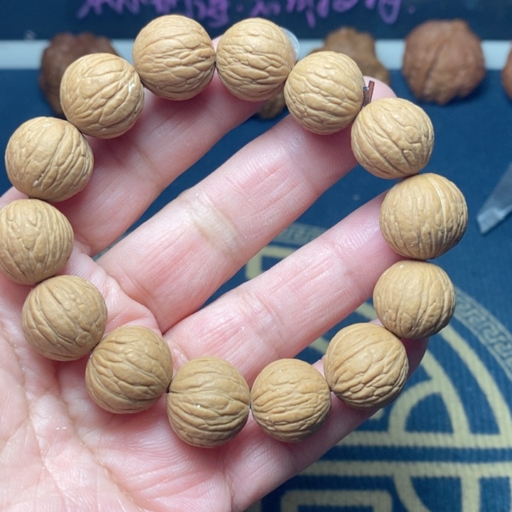 文玩核桃吊坠猴头