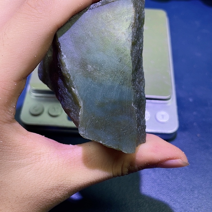 未镶嵌和田玉（糖玉）珠宝半成品