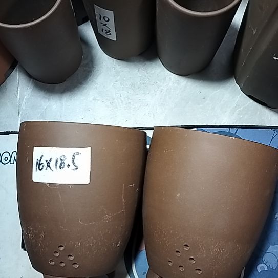 紫砂三角两个紫泥