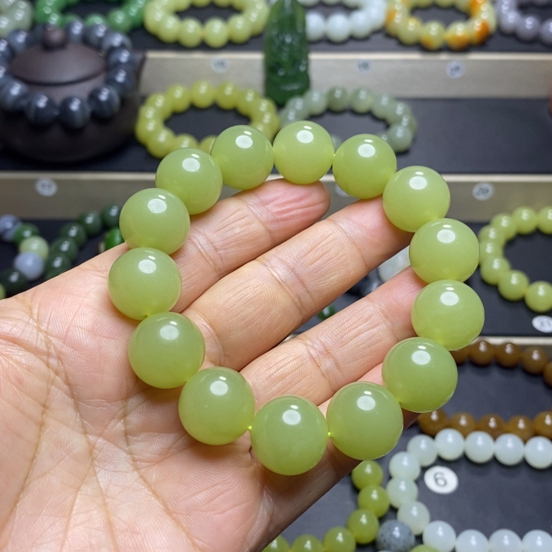 和田玉未镶嵌手串