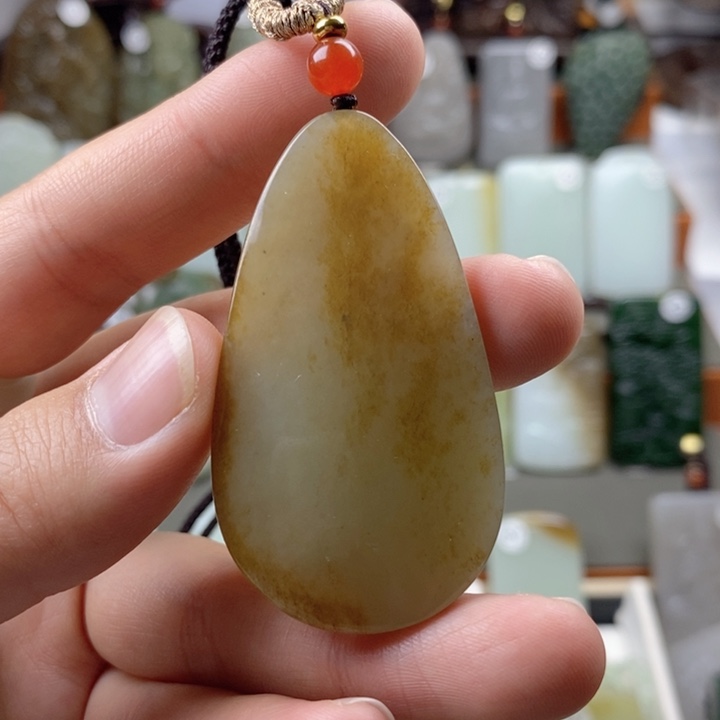 和田玉（糖玉）未镶嵌颈饰