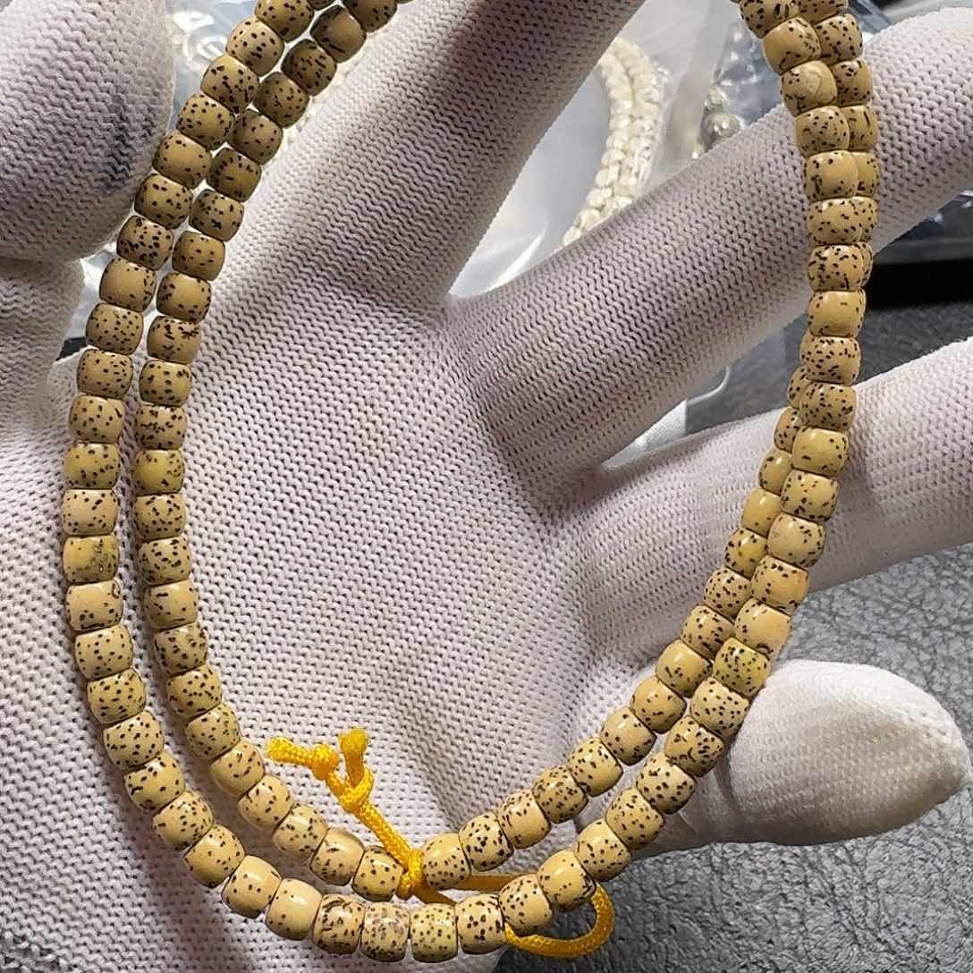 星月菩提手串星月菩提6*5鸡油黄（长星）