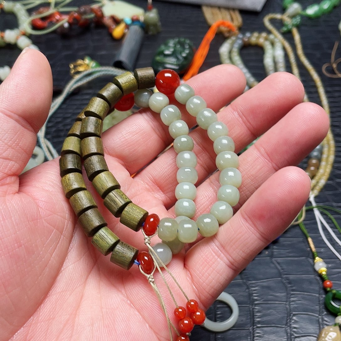 手链未镶嵌和田玉小*?