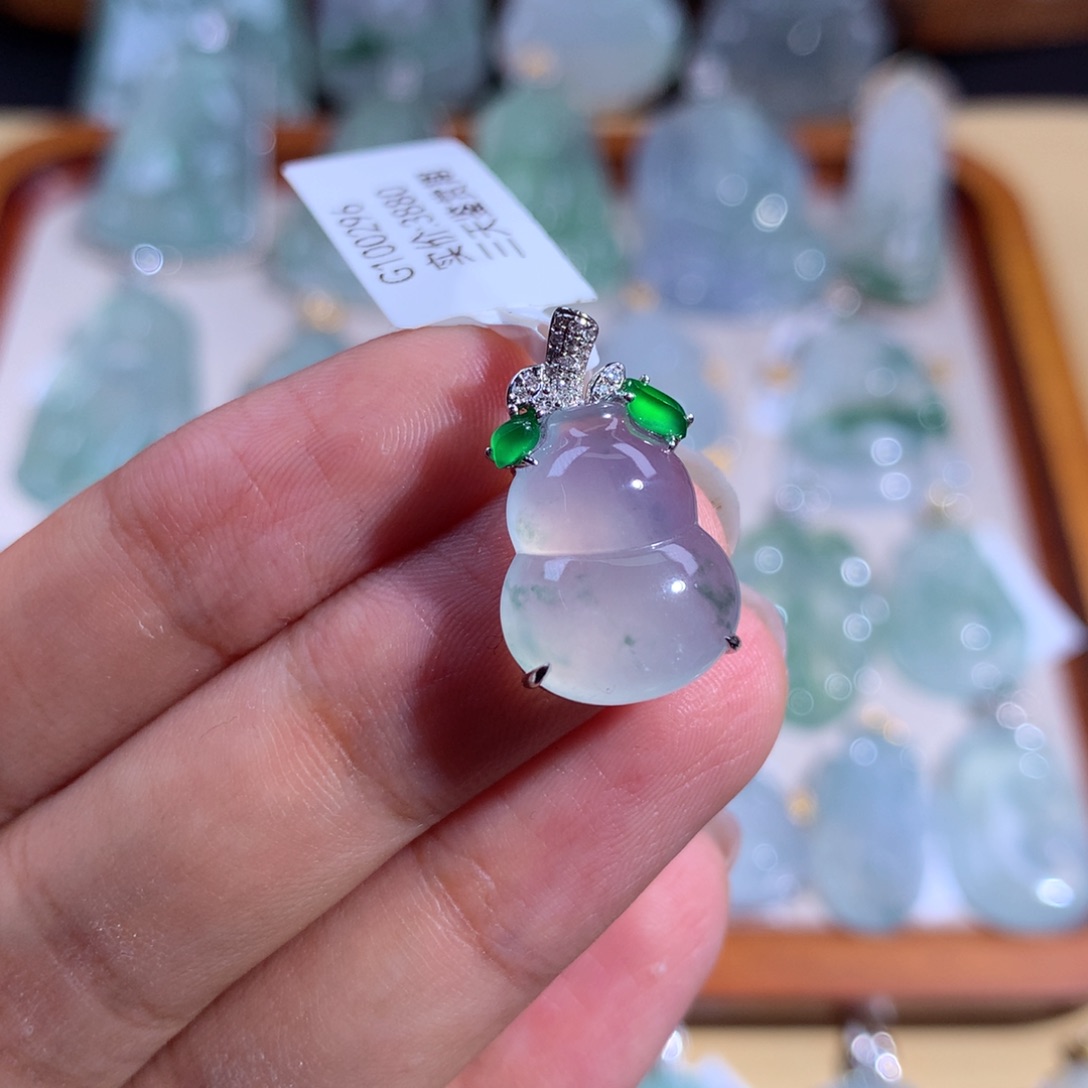 翡翠颈饰18K金镶嵌葫芦