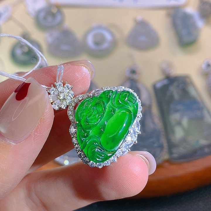 翡翠颈饰银S925镶嵌翡翠