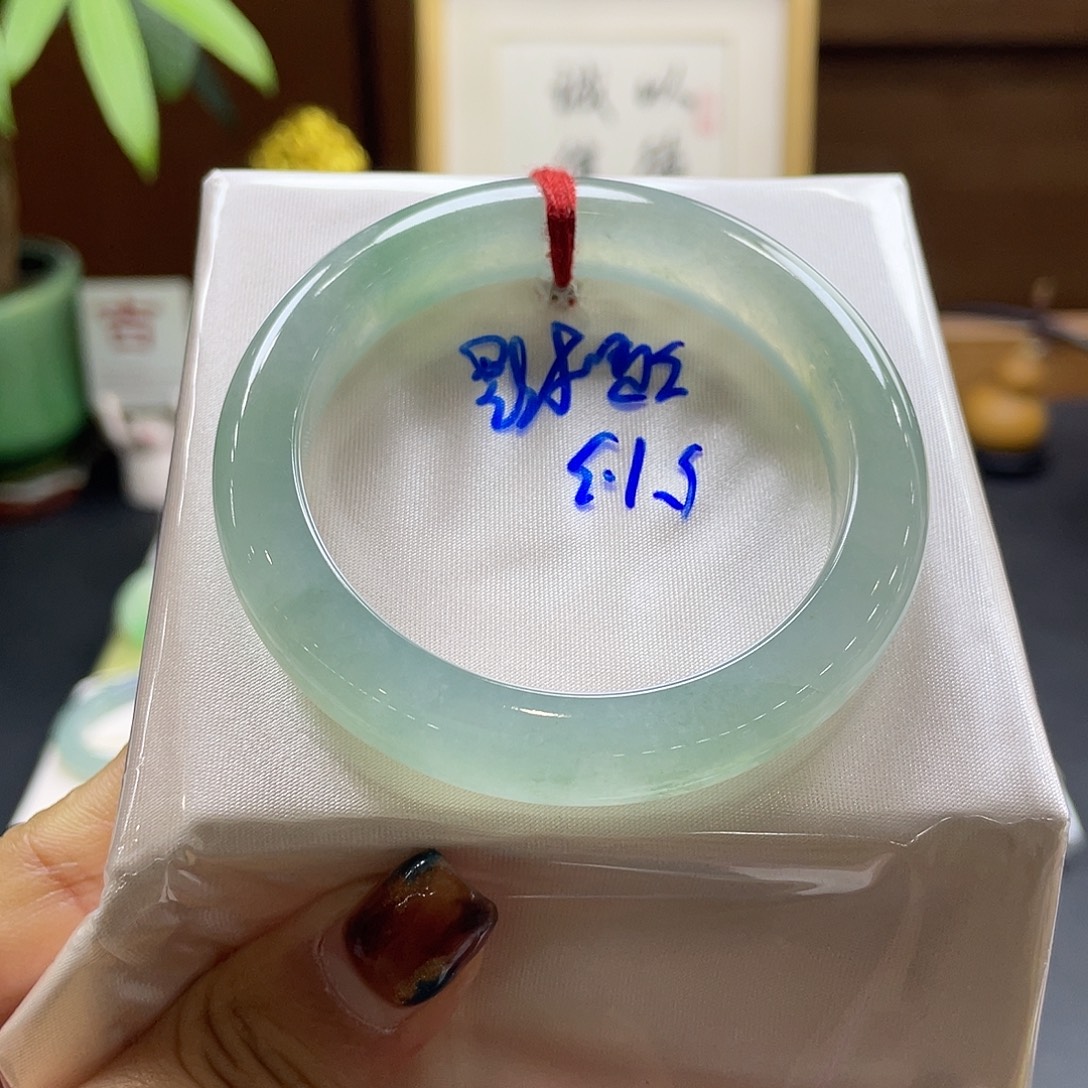 翡翠未镶嵌手镯18 号链接