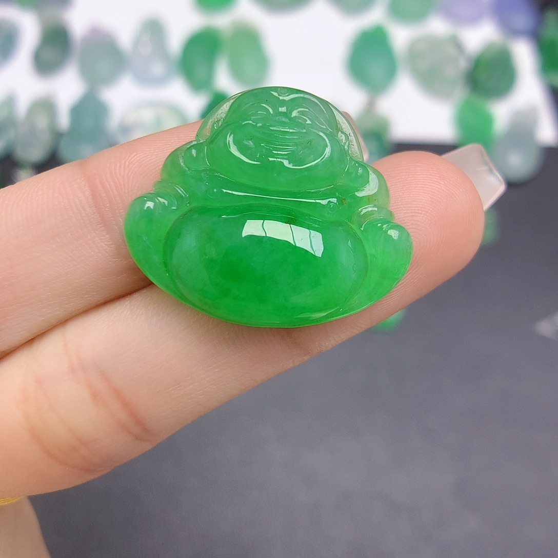翡翠颈饰未镶嵌佛公