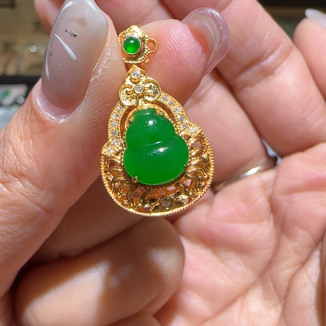 【闪购商品】翡翠颈饰18K金镶嵌时***着天然