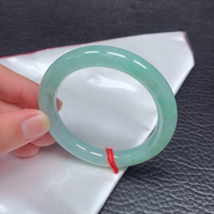 翡翠手镯（圆镯）未镶嵌