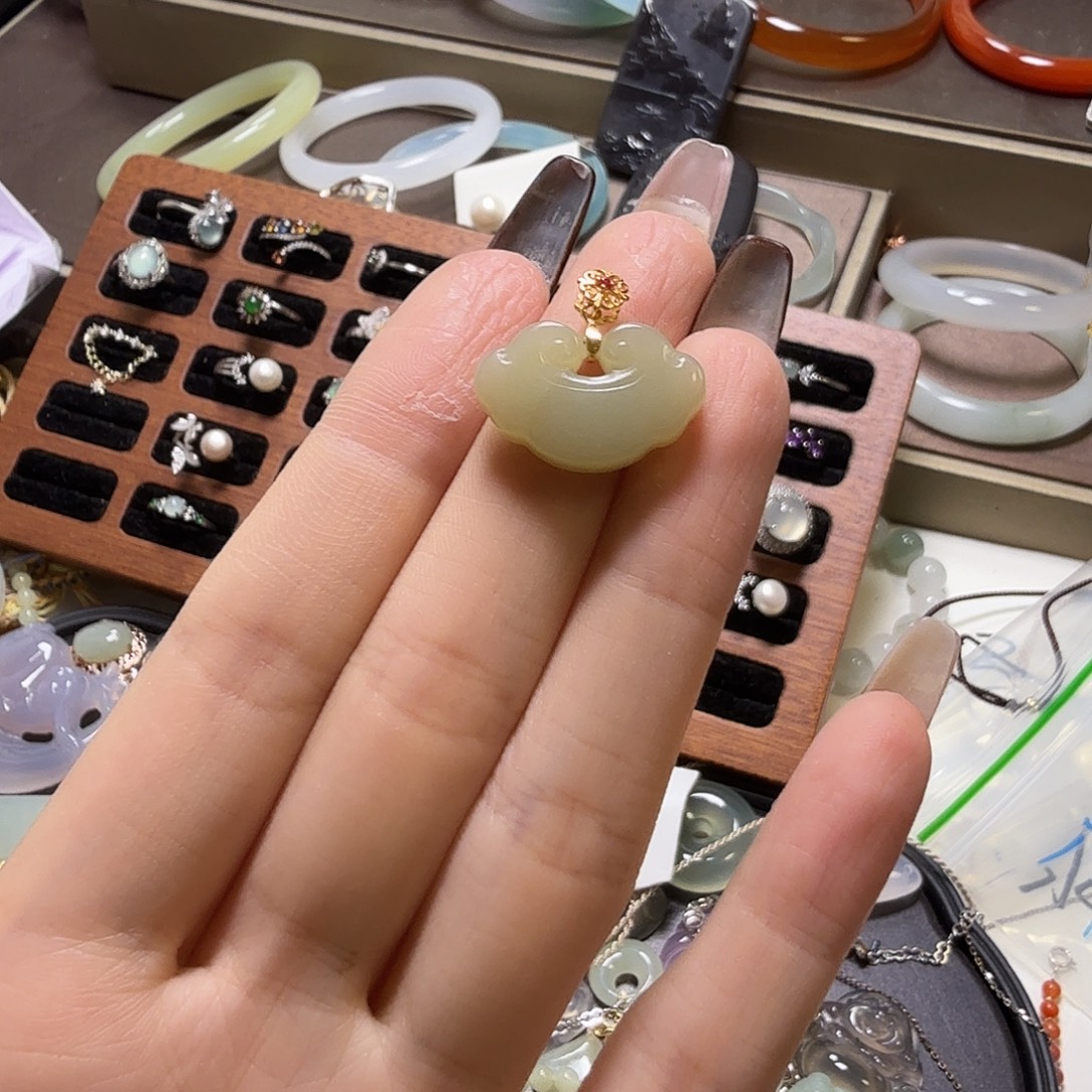 石英质玉未镶嵌手链