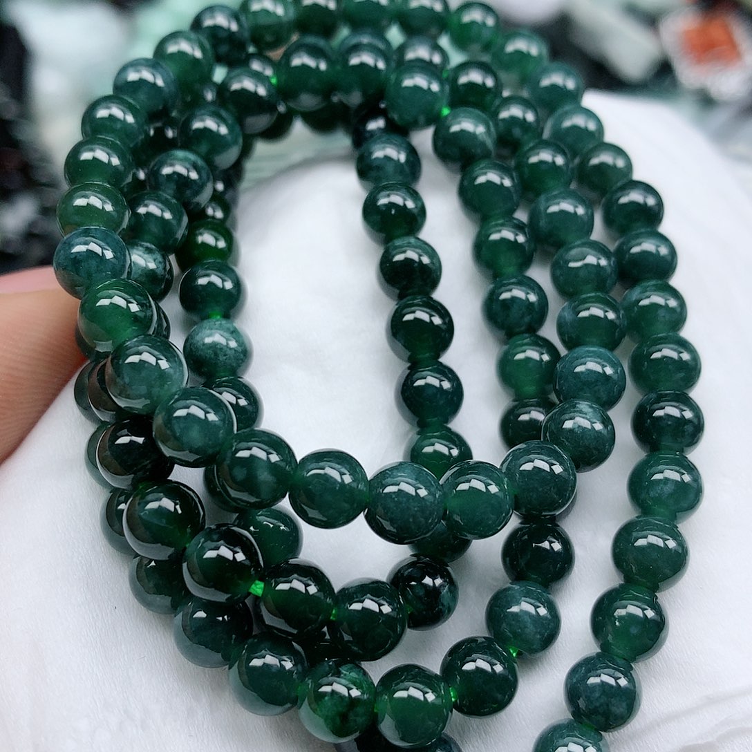 翡翠颈饰未镶嵌手串