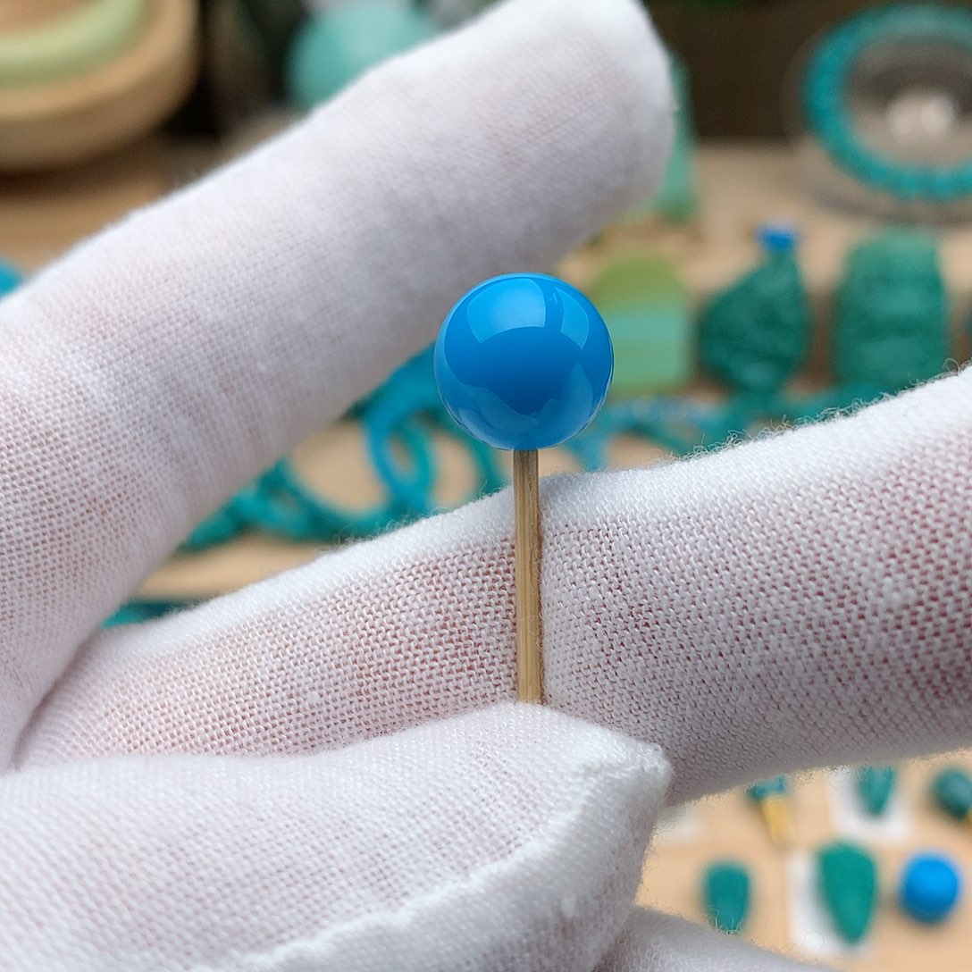 绿松石未镶嵌颈饰