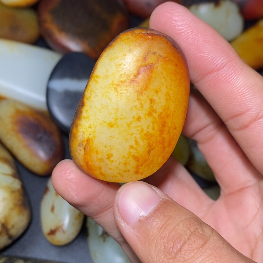 和田玉未镶嵌珠宝奇石