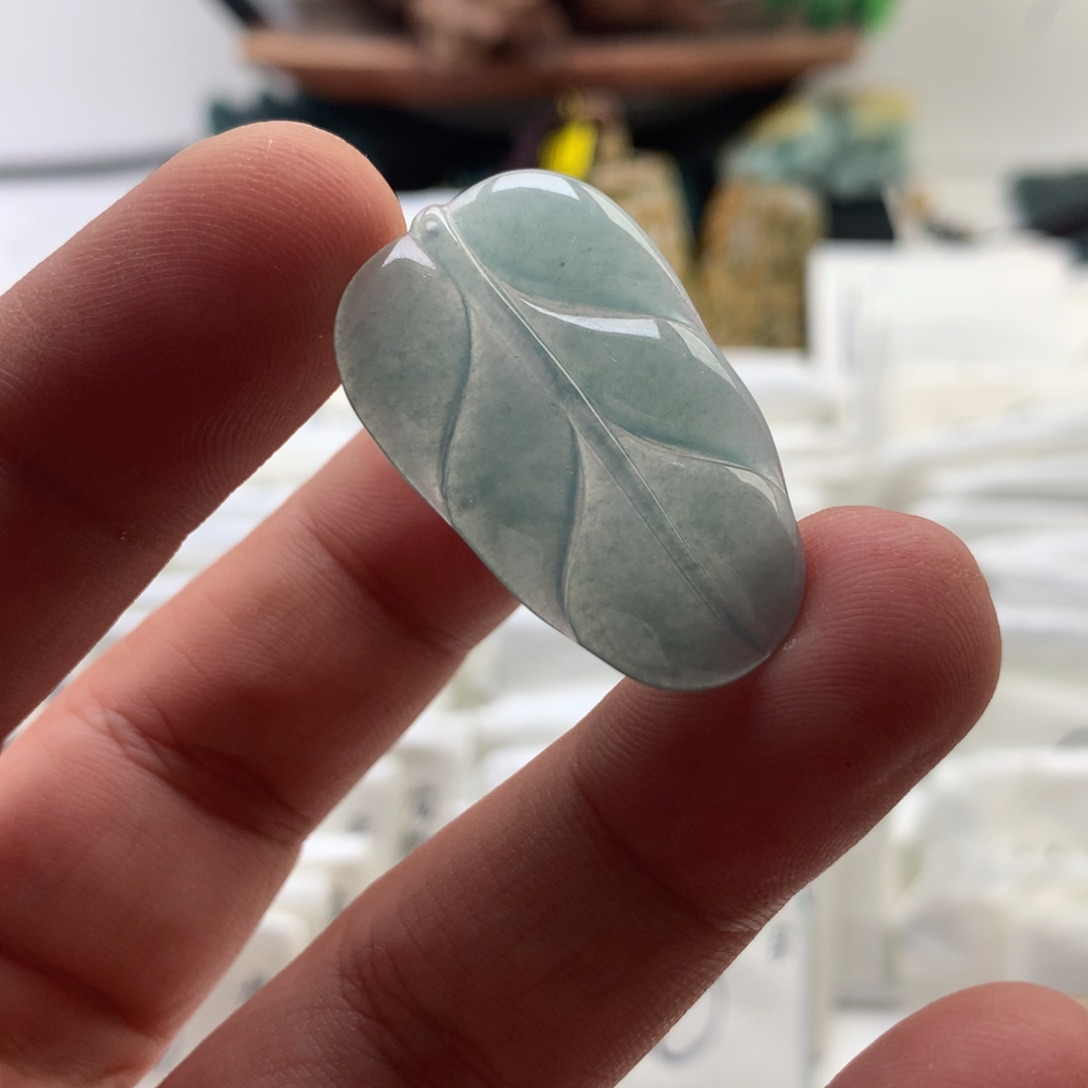 颈饰未镶嵌翡翠叶子