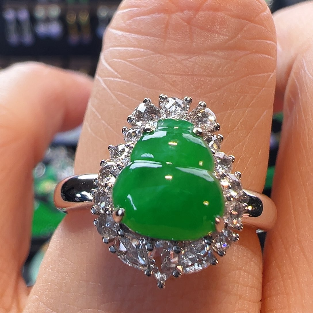 翡翠戒指18K金镶嵌签收后24小时鉴赏期