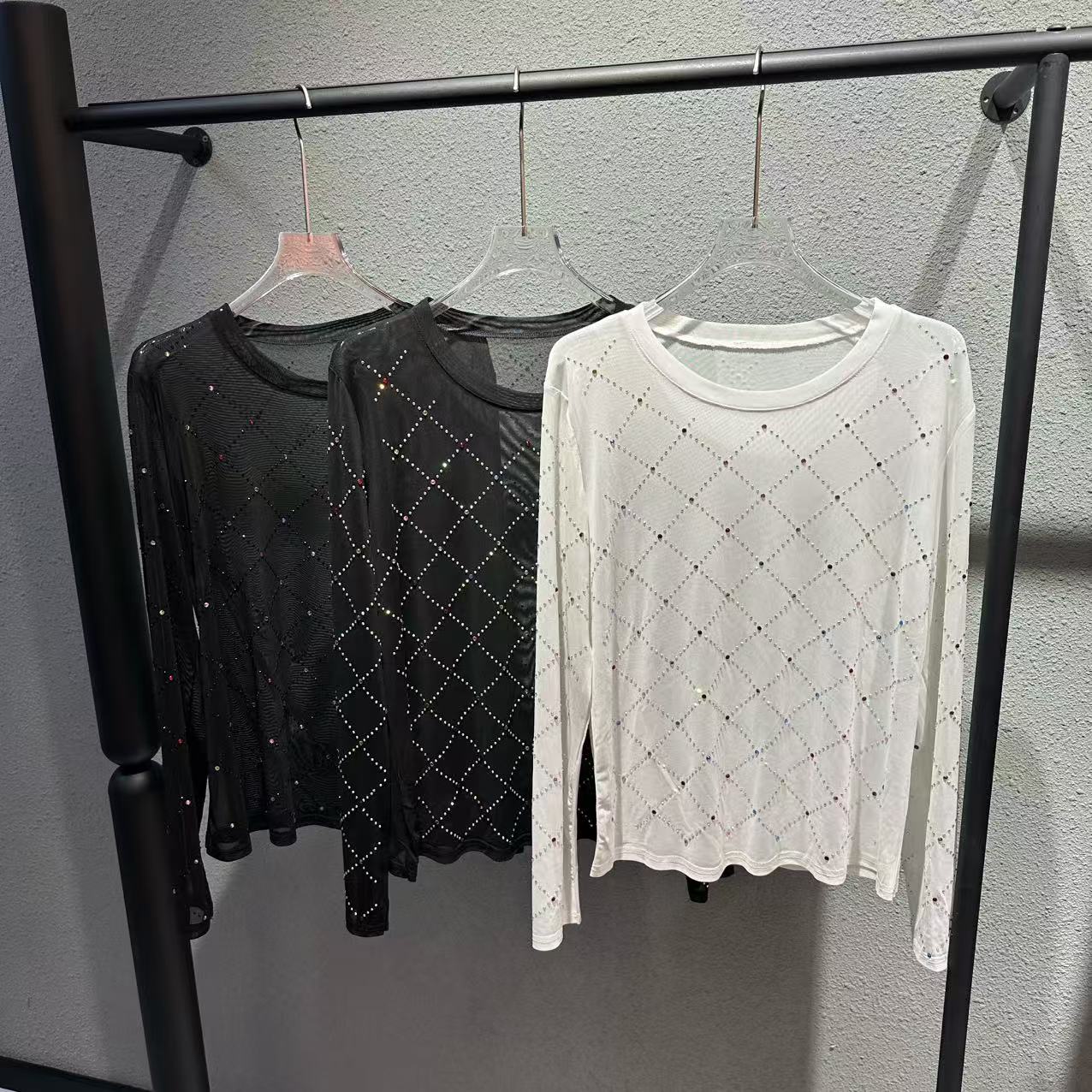 coco家时尚重工烫钻微透网衫打底女士菱格百搭长袖气质宽松T恤