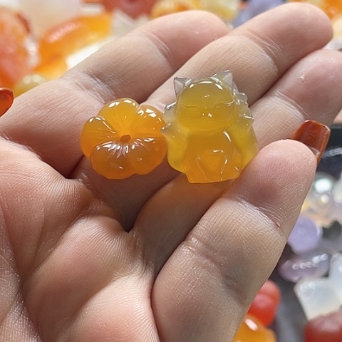 未镶嵌颈饰玛瑙/玉髓琰*