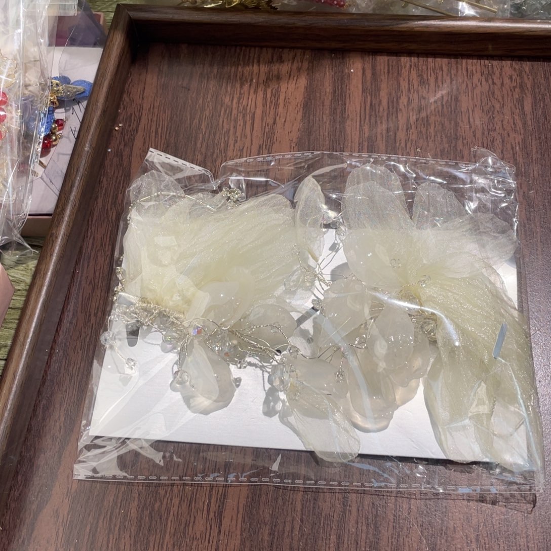 混合材质新娘头饰默认微瑕不退换