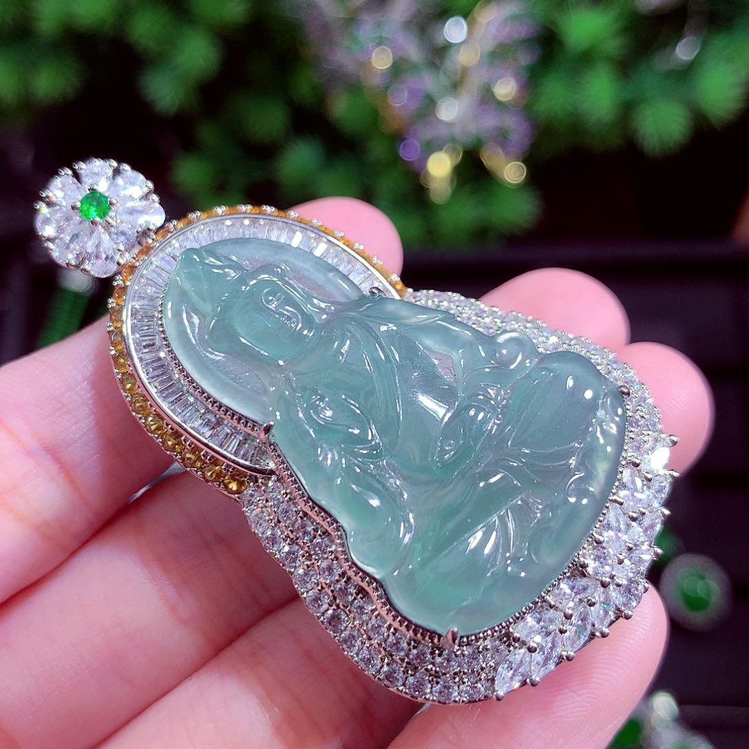 颈饰未镶嵌翡翠天然