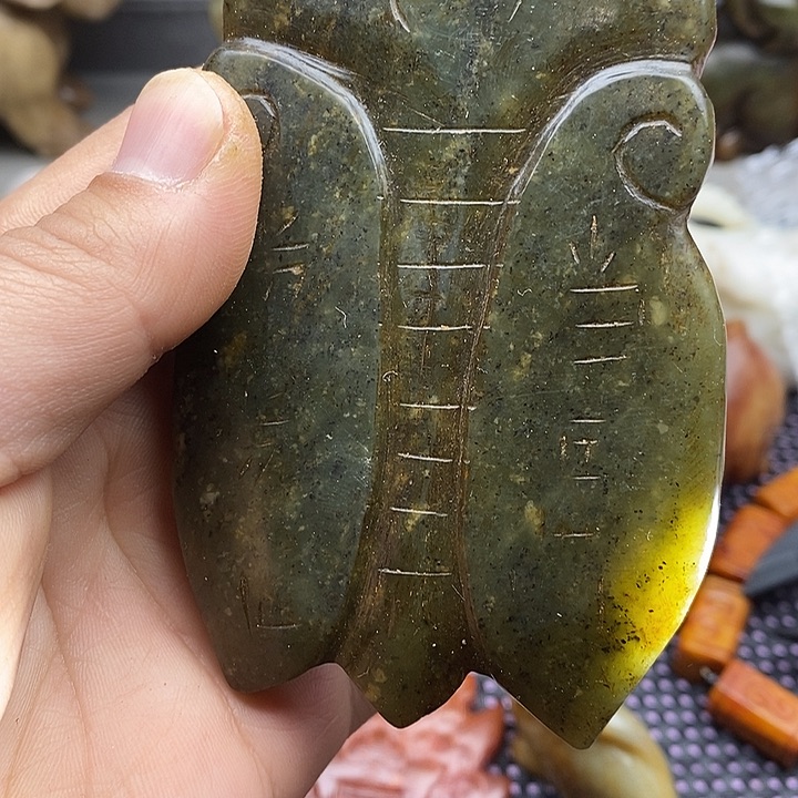 未镶嵌蛇纹石玉颈饰