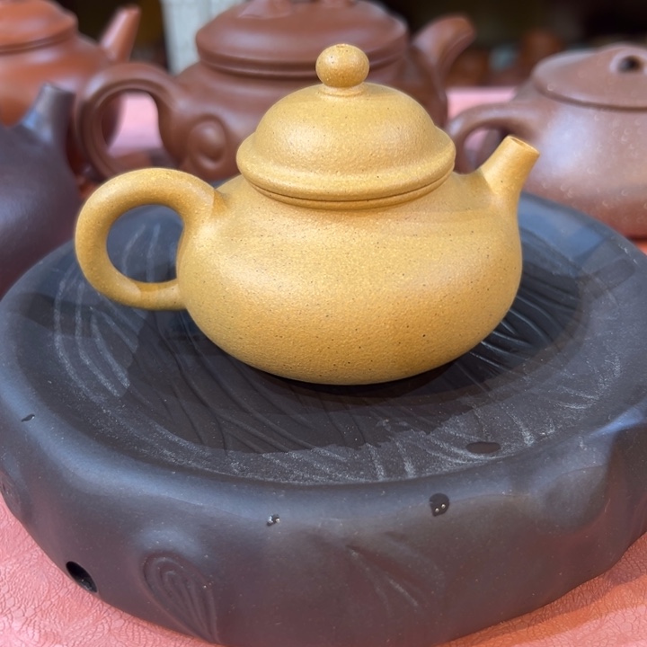 紫砂茶壶黄金容天120cc
