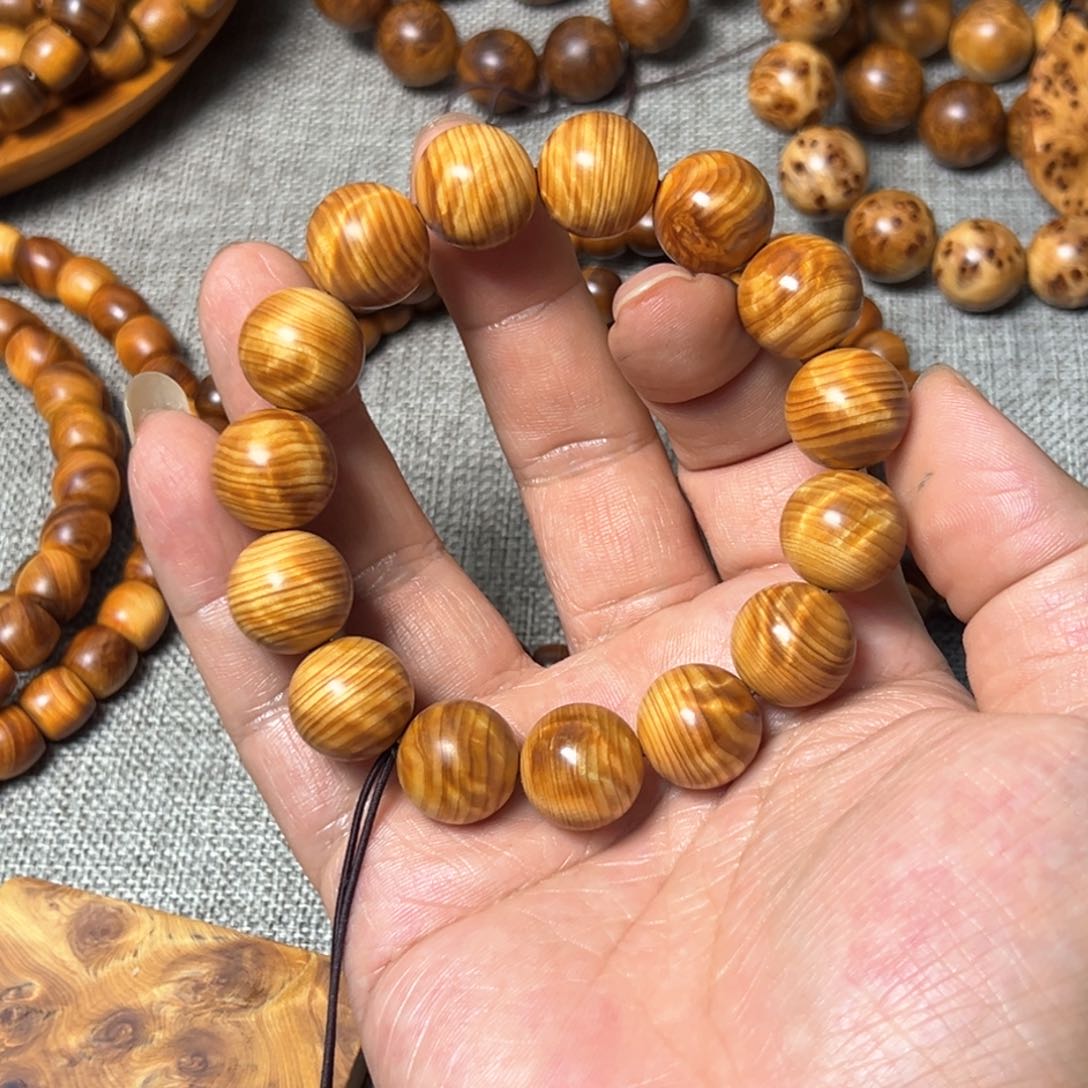 柏木（崖柏）1.5鸡油黄闪电