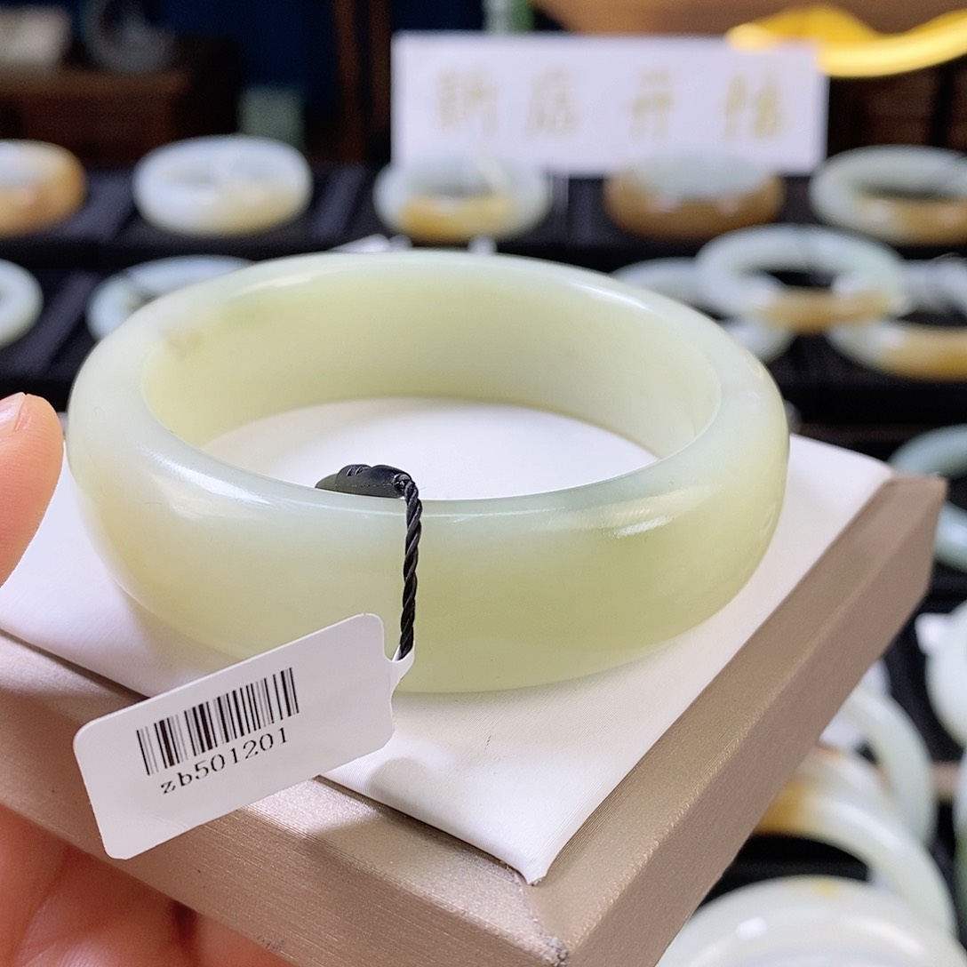 未镶嵌手镯和田玉58.59