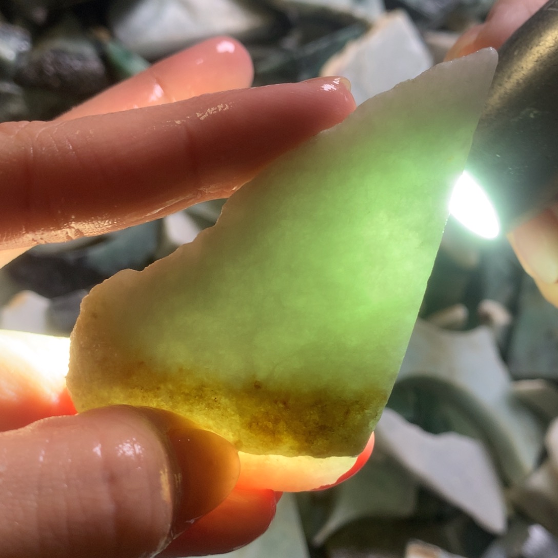 翡翠颈饰未镶嵌缅甸翡翠