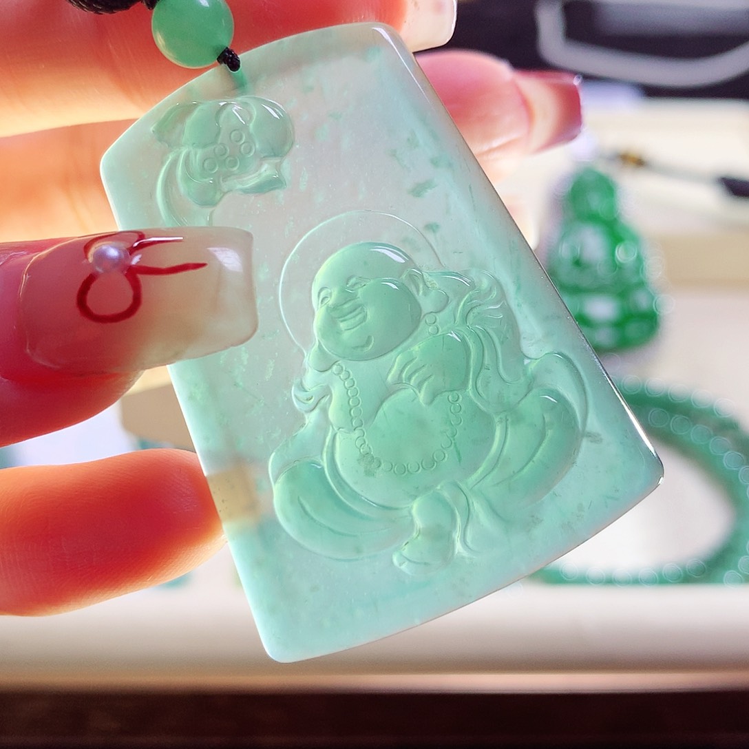 翡翠颈饰未镶嵌天然